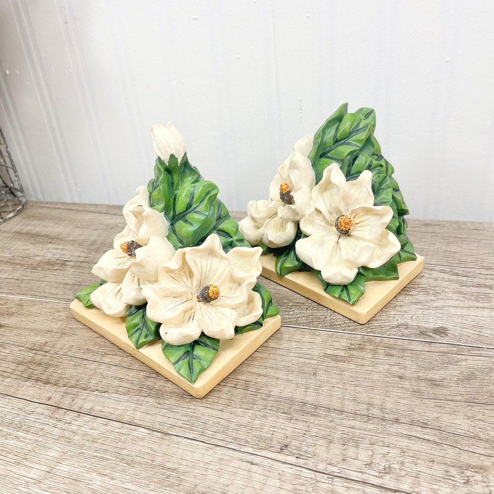 Vintage Magnolia Blossom Bookends: Floral Bookshelf Decor